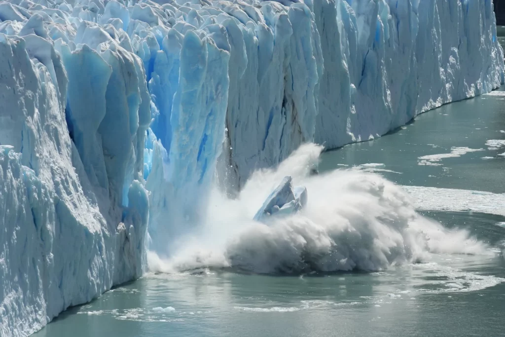 Geleira Antártica derretendo por causa do Aquecimento Global